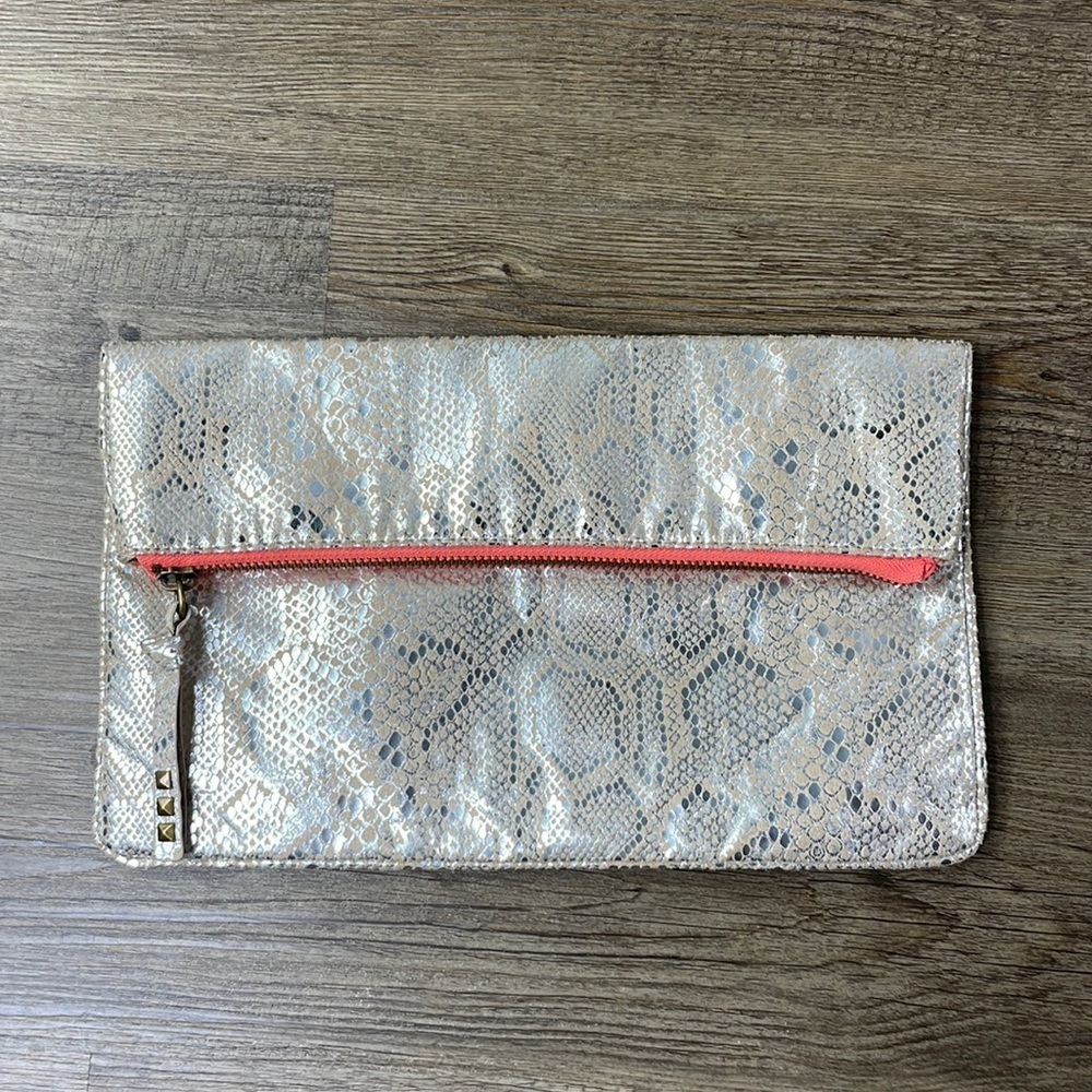 American Eagle Metallic Snake Skin Tan Silver Print Clutch Purse Coral Accent